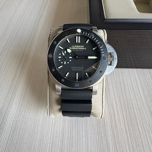 PANERAI LUMINOR SUBMERSIBLE PRATA BORRACHA 42MM