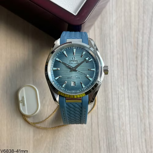 OMEGA SEAMASTER AQUATERRA AZUL BORRACHA 41MM