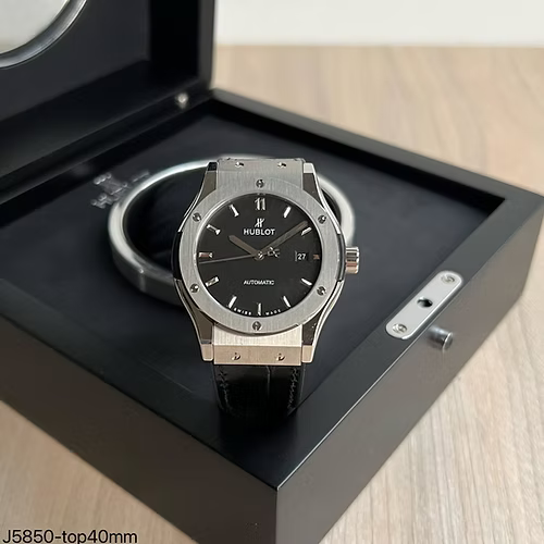 HUBLOT CLASSIC FUSION 40MM