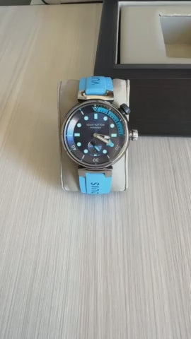 LOUIS VUITTON TAMBOUR PRATA AZUL BORRACHA 41MM